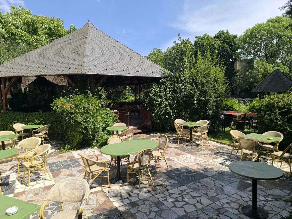 Outdoor Terrace
